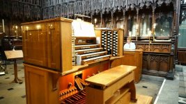 pipeorgankeyboard-riponcatherdral.jpeg